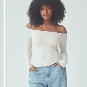 Klassy network wide neck neck top off the shoulder brami